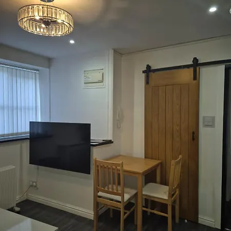 Lägenhet Town Centre Maisonette *